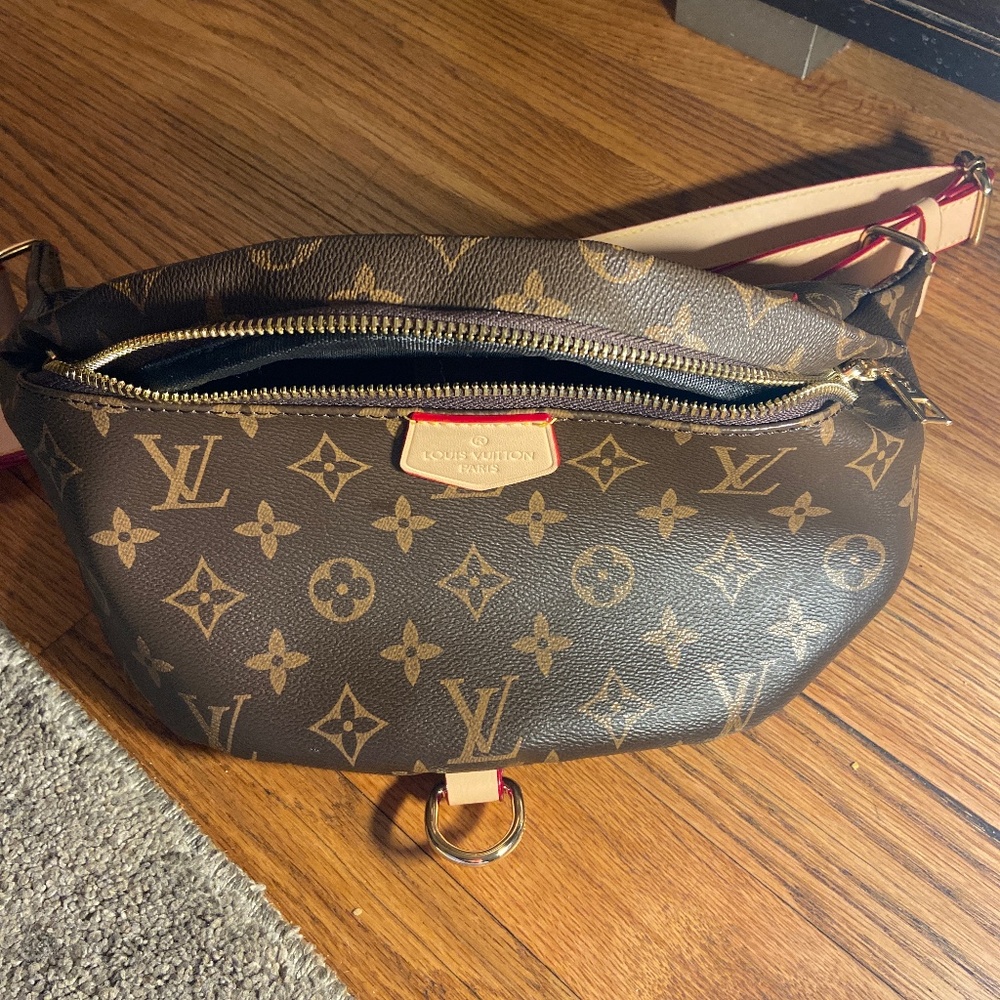 Louis Vuitton Fanny pack